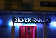 Вывеска для сети ресторанов «Silver Panda» — вид в темноте 2